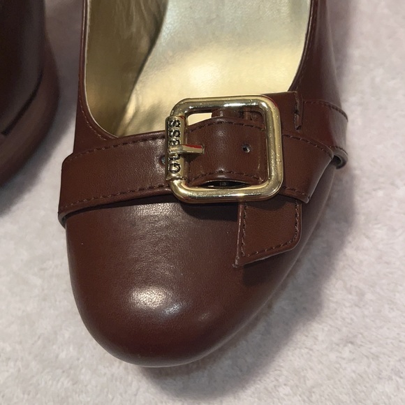 GUESS Round Toe Brown Heels - Picture 7 of 9